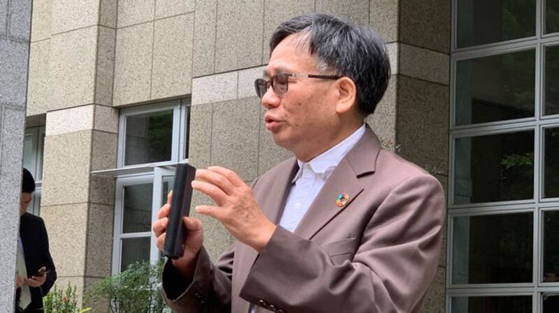 台大公卫学院副院长陈秀熙认为,阳性、无症状也算确诊。(记者 黄春梅摄)