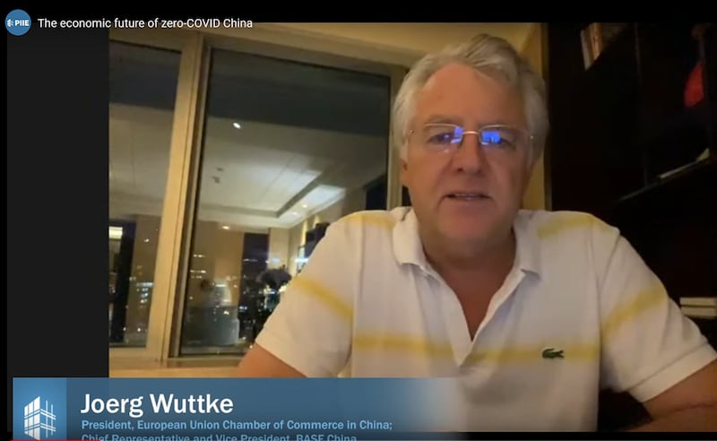 德国商人伍德克(Joerg Wuttke)周三临时取消了下周一从北京去成都的行程。他当天在华盛顿智库彼得森国际经济研究所的一场研讨会上谈到了这个决定。(视频截图)