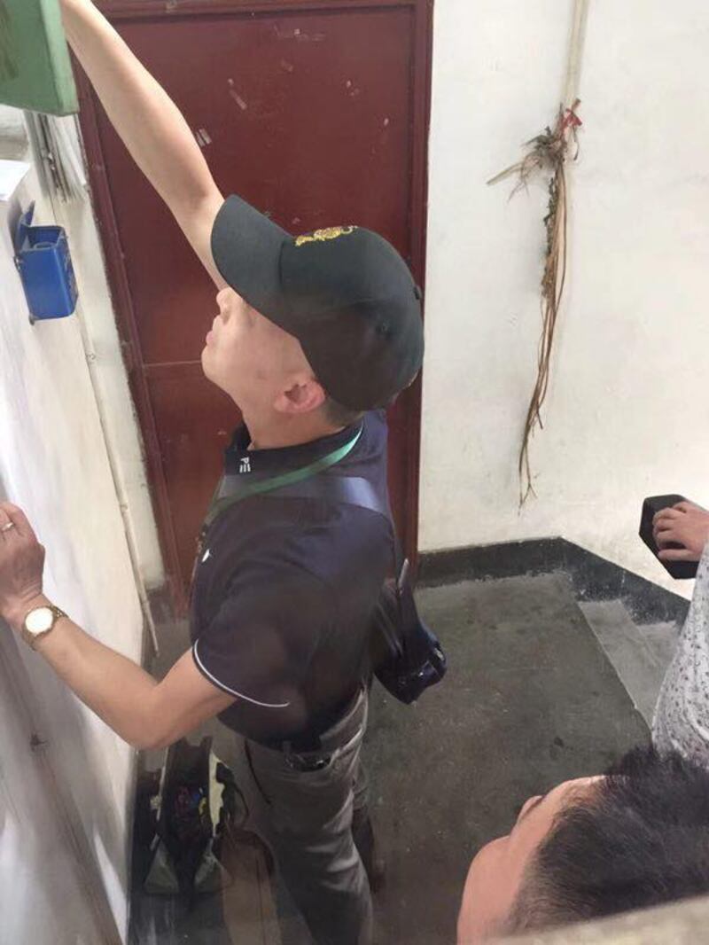 廖强表示,有教友家被强拆水表逼迫搬家。(廖强提供)