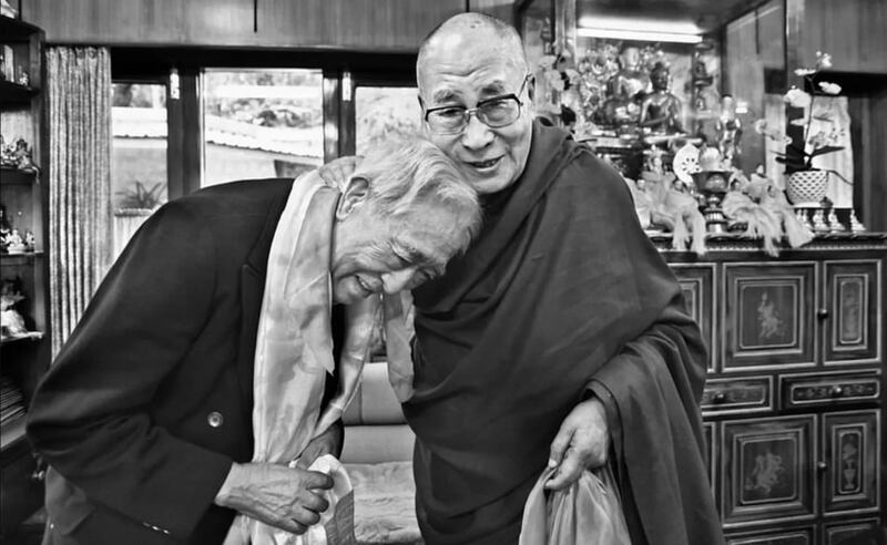 嘉洛顿珠先生是尊者达赖喇嘛的二哥,更是流亡中承载历史重任的民族斗士、外交家和战略谋划者。