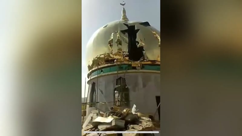 资料图片:甘肃临夏折桥镇尕庄清真寺遭到暴力强拆(视频截图)