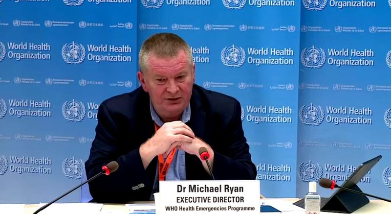 至于世卫中国调查先遣小组的计划细节,世卫突发卫生事件执行主任莱恩(Mike Ryan)回答,专家们目前只提供初步数据,但没有详细沟通。(路透社/视频截图)
