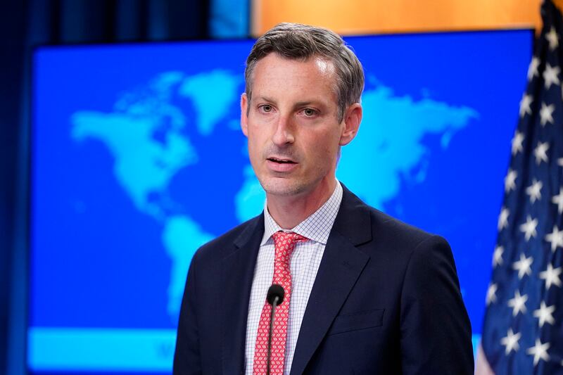 美国国务院发言人普莱斯(Ned Price)2022年12月20日表示:“美国是全球COVID-19疫苗的最大捐助国。我们准备持续支援中国在内的全球各地人民之外,也包括其他COVID相关的卫生援助。”(美联社图片)