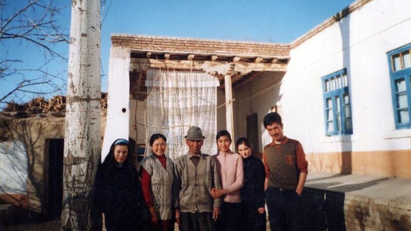 古丽巴拿木在家乡的亲友,10年无音信。(古丽巴拿木提供/记者乔龙)