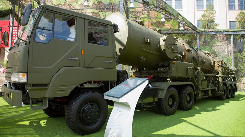 东风-21D反舰弹道导弹号称航母杀手,是解放军抗击美军介入台海的首选慑战武器。(维基百科)