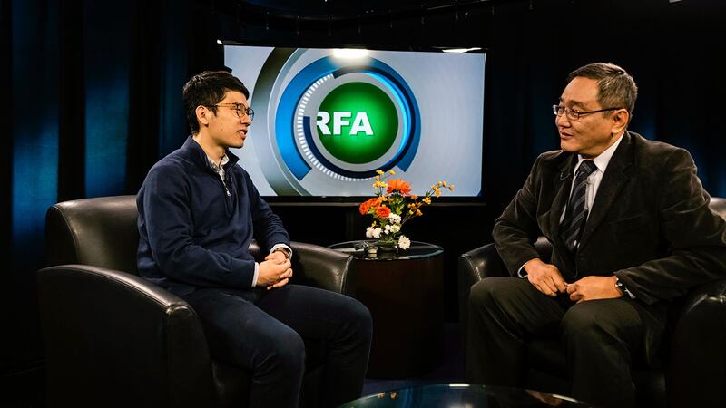 2019年5月13日，香港众志常委罗冠聪（左）在接受本台记者石山的采访。(RFA)