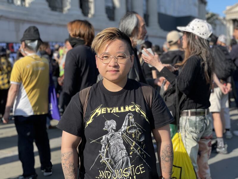 在伦敦参与集会的海外港人法律组织“29原则” 执行总监叶七轮向本台表示,香港本来是很自由的地方,然而自2019年后,已和中国一样,所有尝试纪念六四的活动都被阻止。(吕熙摄)