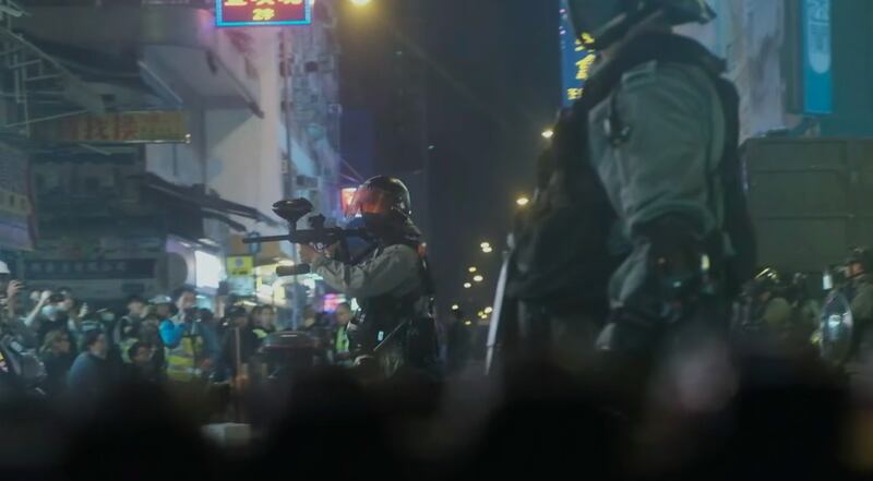 以香港反送中运动遭港警镇压为题材的《夜更》摘下第57届金马奖最佳剧情短片。（《夜更》预告片）