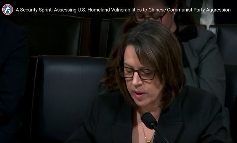 美国联邦调查局负责反情报工作的副助理局长墨菲(Jill Murphy)在听证会上指出,来自中国的情报和经济间谍威胁对美国的科技创新和经济安全构成最大且长期性威胁。(视频截图/美国众议院官网)