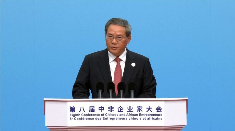 2024年9月6日,中国国务院总理李强出席第八届中非企业家大会并致辞。(视频截图/CCTV/AP)