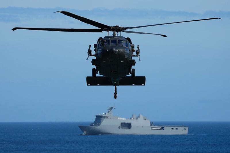 资料图片:2022年3月31日,年度美菲“肩并肩”联合军事演习。(美联社)