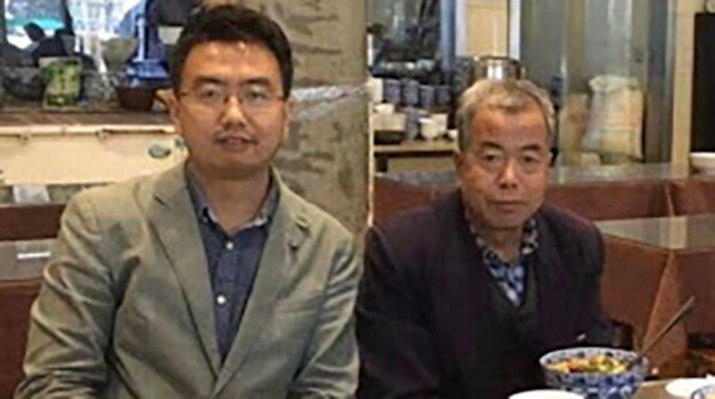 中国人权律师常玮平(左)与其父常拴明(维权网)