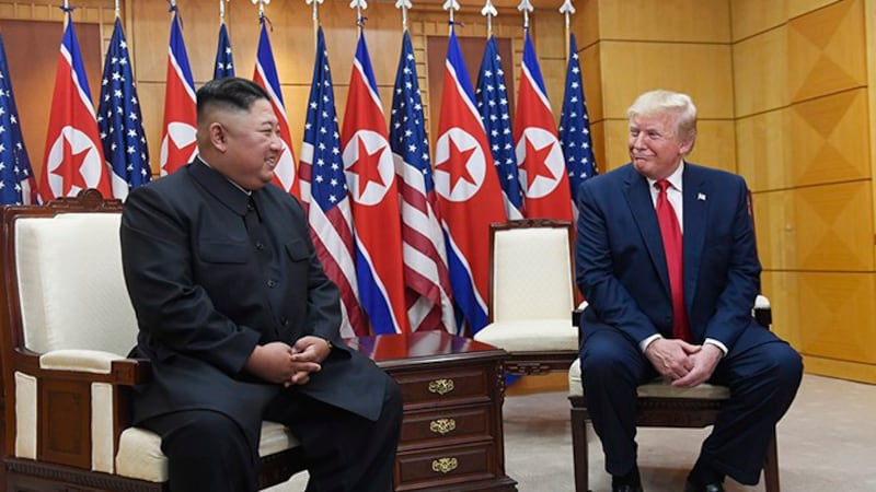 2019年6月30日,美国总统特朗普与朝鲜领导人金正恩在板门店非军事区会晤。(美联社)