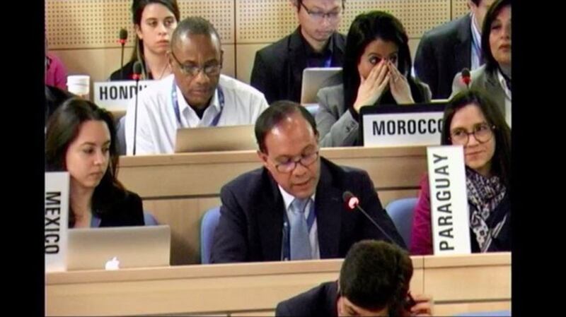 巴拉奎代表发言挺台。(翻摄自世卫官网直播)