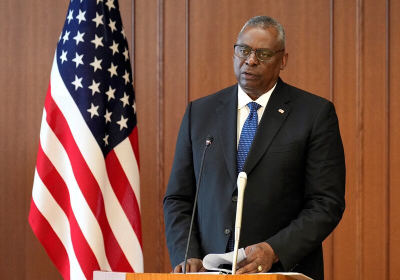 美国国防部长奥斯汀（Lloyd Austin）展开任内对印太地区的第7次访问。6月1日，奥斯汀在东京与日本防卫大臣滨田靖一会谈。（路透社视频截图）