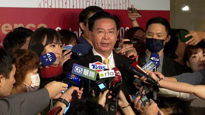 台湾的国安会秘书长吴钊燮10月14日受访谴责中方违反国际规则(记者唐正摄)