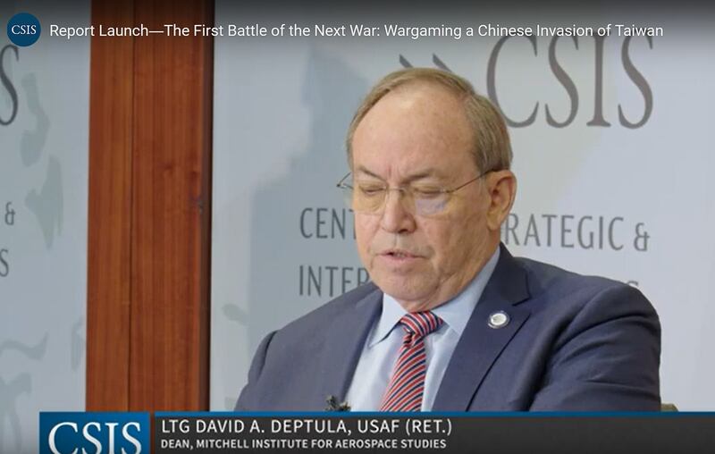 退休中将、美国空军主管情报、监视和侦察事宜的前副参谋长德普图拉(David A. Deptula)表示,虽然这次兵棋推演,美、日、台联手能击退中国,但在战后,美国身为世界霸权的军事与经济优势将不复存在。(视频截图/CSIS)