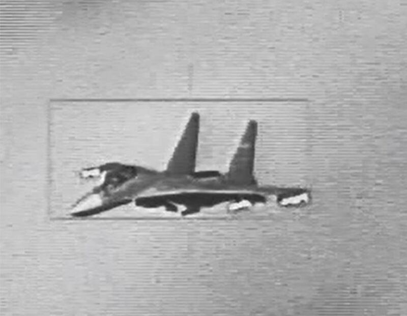 台湾空军监控️中国解放军歼-16型机。(台湾的国防部提供)