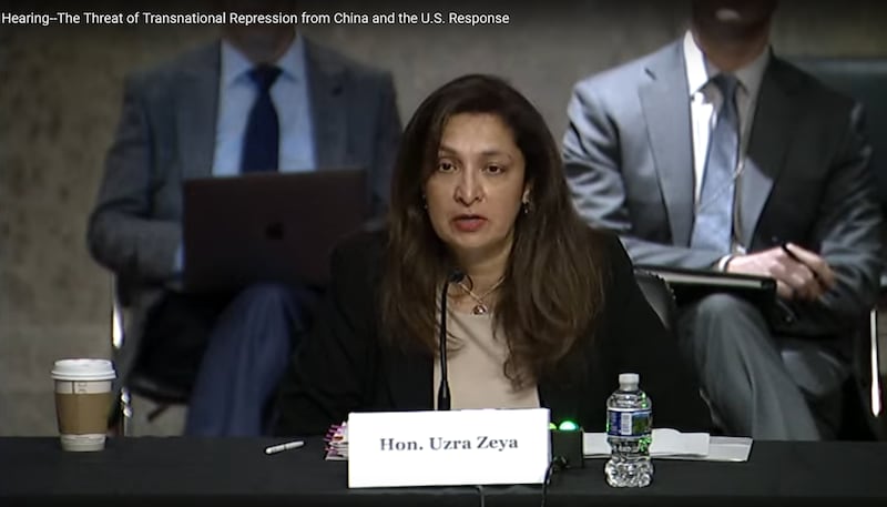 美国国务院主管公民安全、民主与人权事务的国务次卿兼西藏事务特别协调官泽雅(Uzra Zeya)表示,中国带来的挑战是对美国外交进行前所未有的考验,其中没有比中国的跨国镇压更能展现这项挑战。(视频截图)