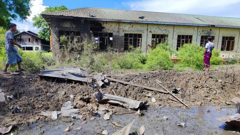 မကွေးတိုင်း မြိုင်မြို့နယ်လက်ယက်မရွာတွင် လေကြောင်းတိုက်ခိုက်မှုဖြစ်ပြီး ၂၀၂၄ ခုနှစ်၊ စက်တင်ဘာ ၆ ရက်နေ့က တွေ့ရစဉ်။ (ဓာတ်ပုံ- အညာမြေ အရပ်ဖက်လူမှုအဖွဲ့အစည်း-မြိုင်)