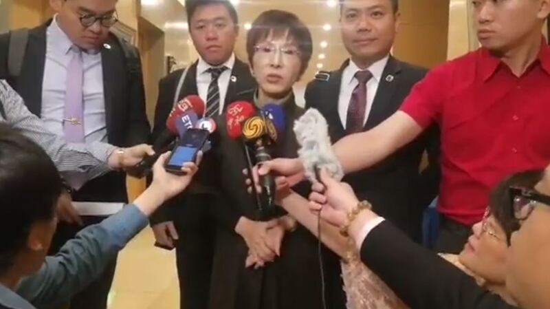 洪秀柱接受媒体采访。(视频截图/洪秀柱脸书)