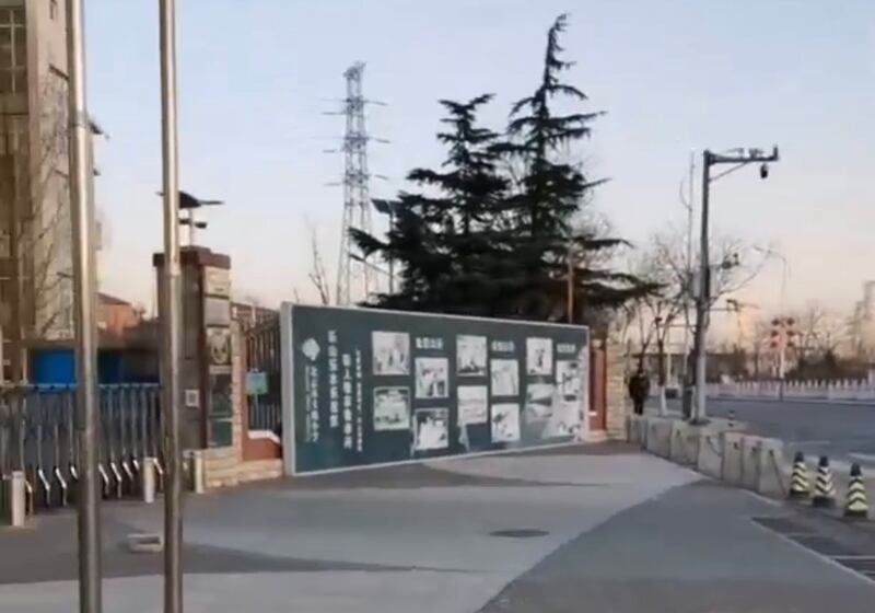 北京居民自我隔离，足不出户，街道上人车稀少。（志愿者提供/记者古亭）