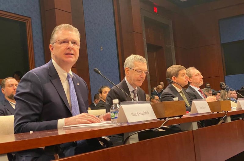 美国众议院外交委员会周二就应对中共的挑战举行听证会(记者凯迪拍摄)