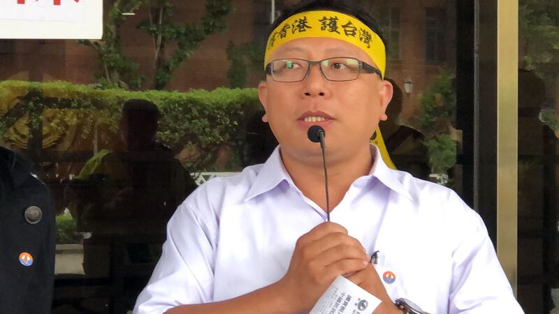 台湾团结联盟文宣部主任潘厚勋(右)。(记者夏小华摄)