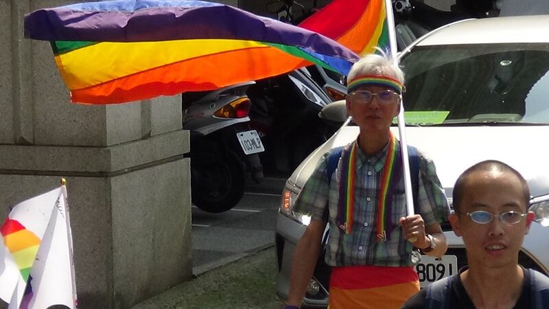 祁家威在“彩虹下乡”的苗栗游行也没有缺席。(记者夏小华摄)