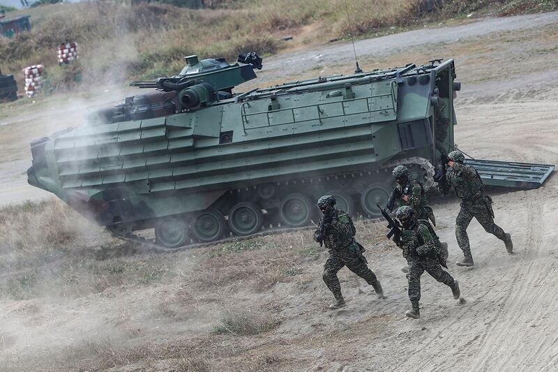 2023年1月12日,台湾军方在高雄进行两栖攻击演练。(美联社)