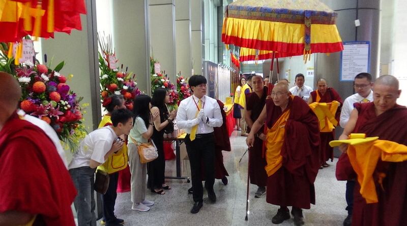 格鲁派夏巴曲杰仁波切。(记者夏小华摄)