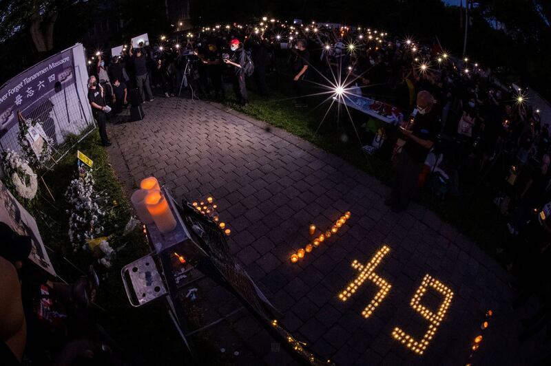 多伦多悼念六四活动有近千人参加。 (多伦多支持中国民运会提供)